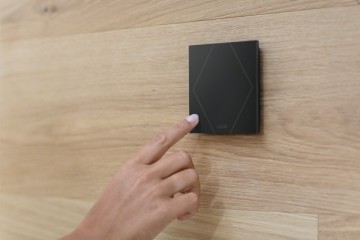 Loxone Touch Pure Air