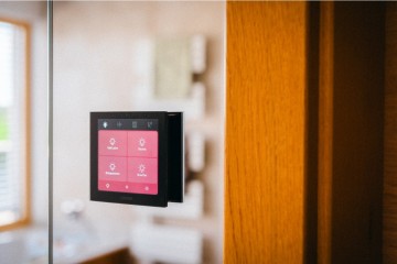 Loxone touch pure display tree9